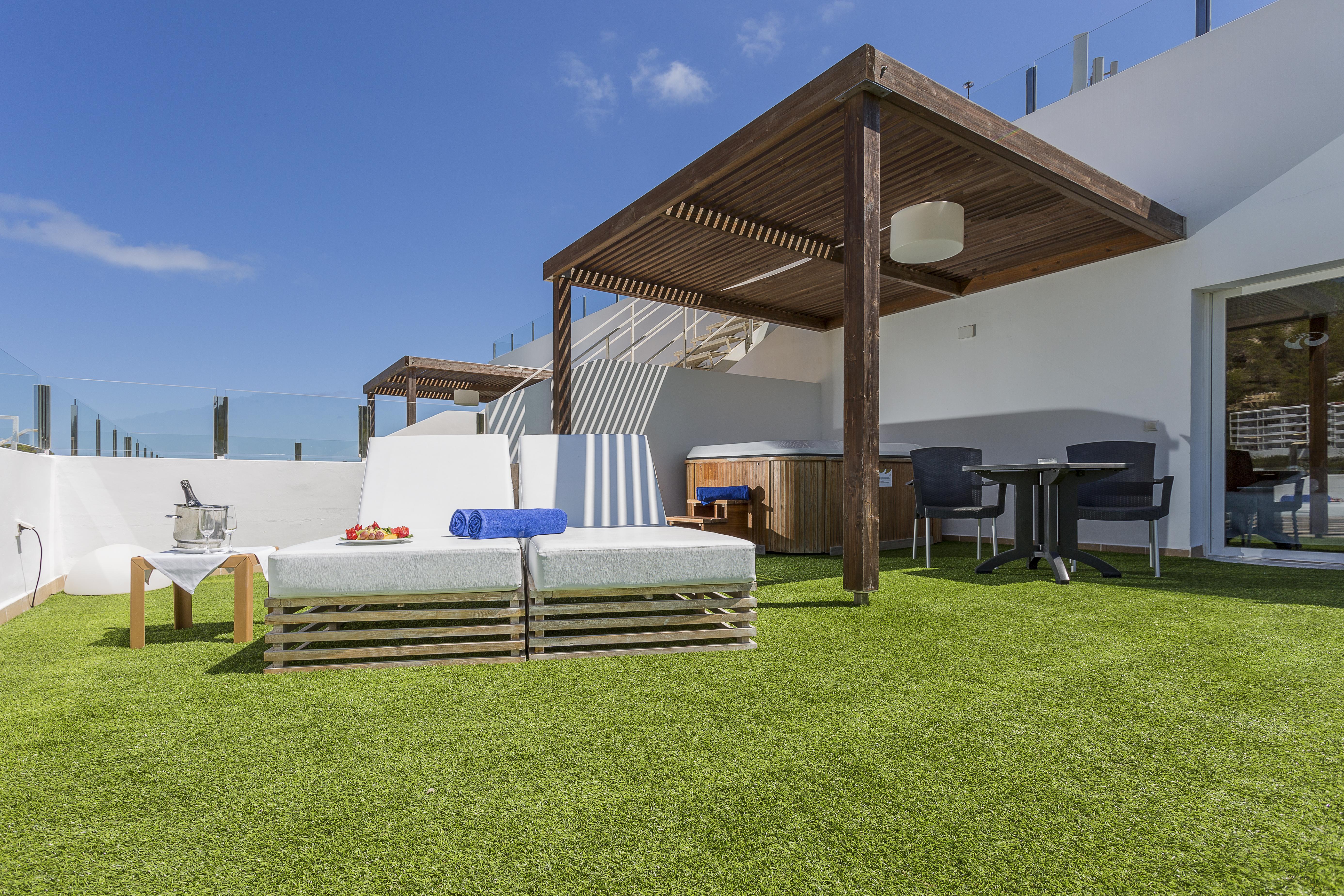 Palladium Hotel Cala Llonga - Adults Only Bagian luar foto