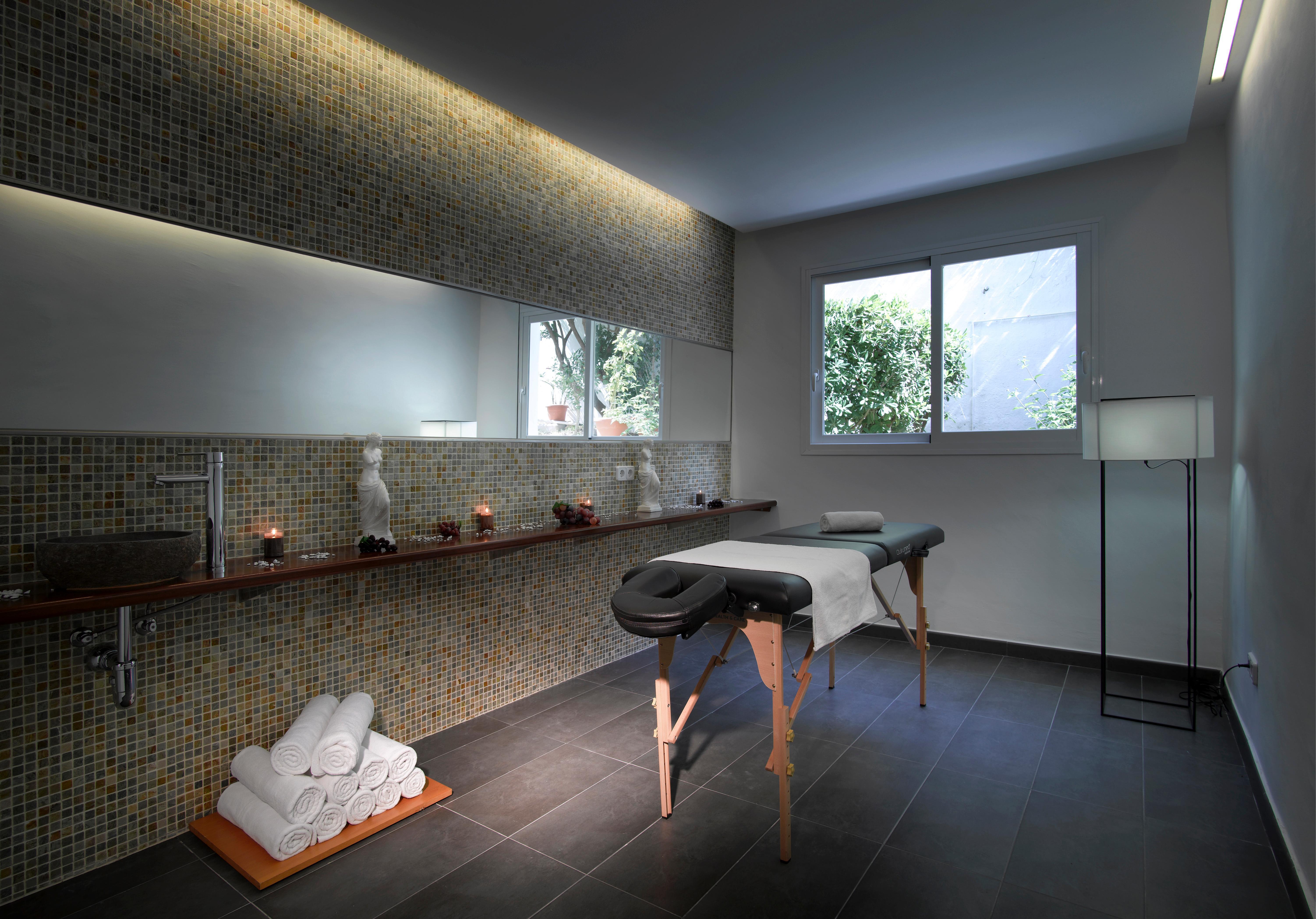 Palladium Hotel Cala Llonga - Adults Only Bagian luar foto
