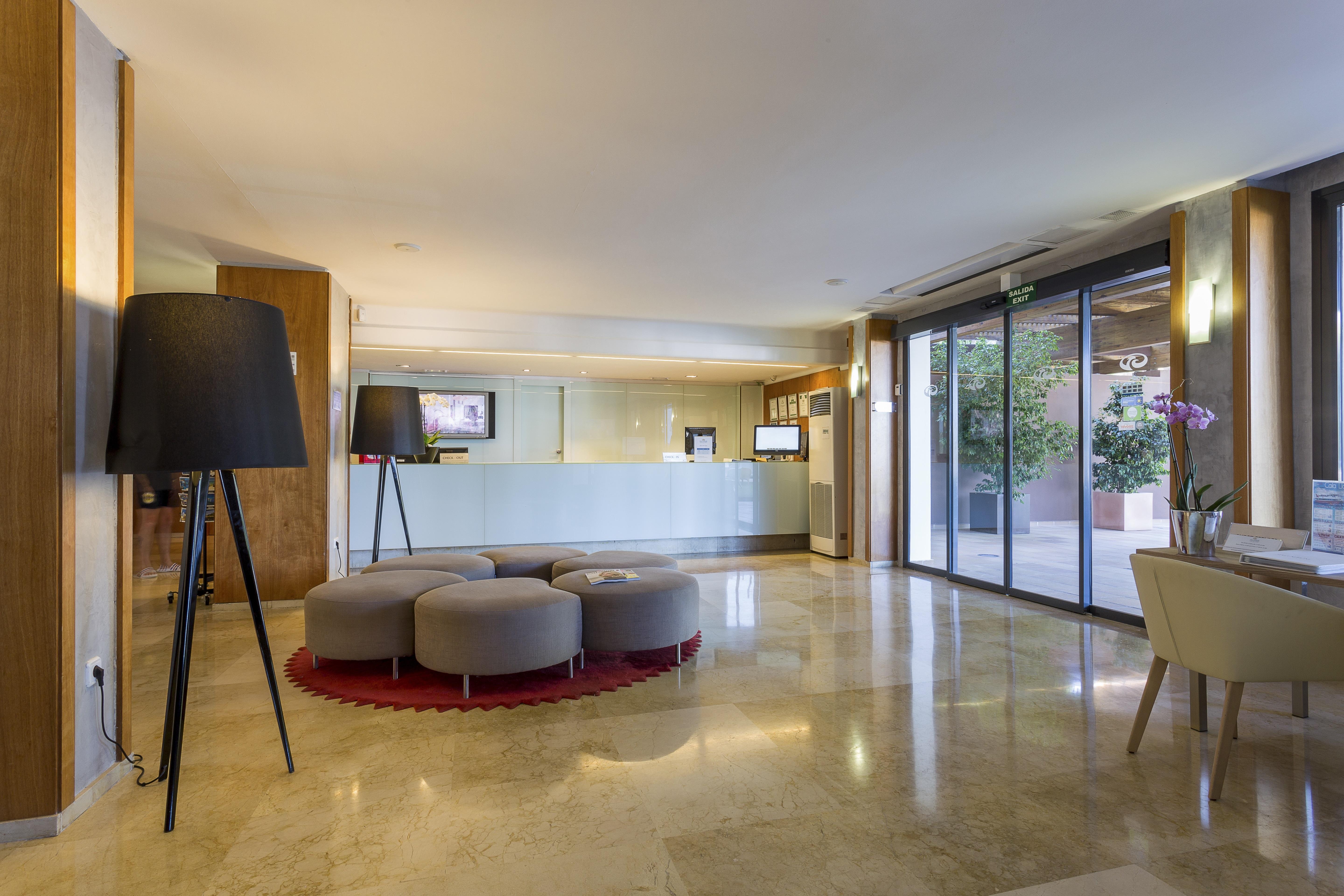 Palladium Hotel Cala Llonga - Adults Only Bagian luar foto