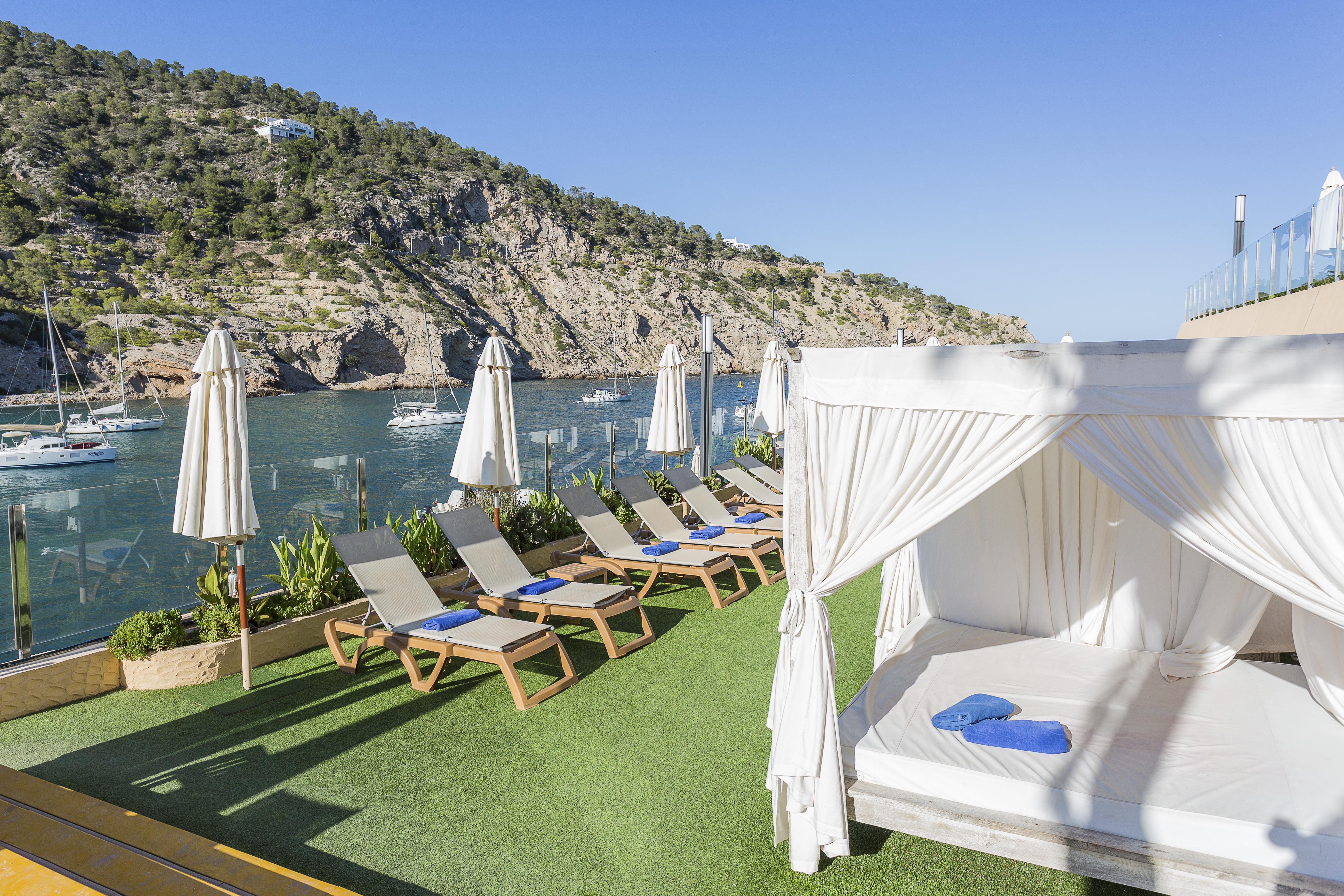 Palladium Hotel Cala Llonga - Adults Only Bagian luar foto