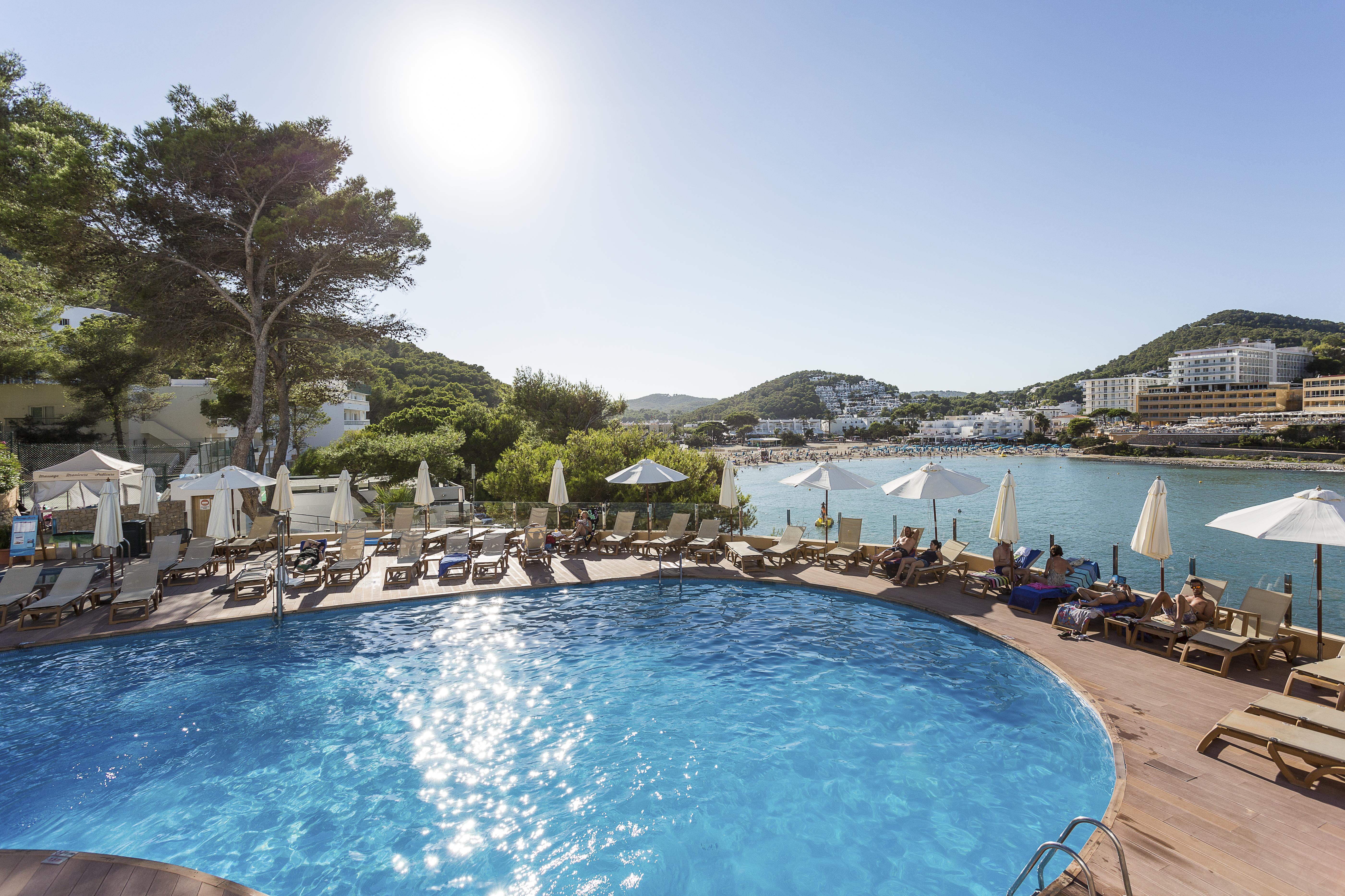Palladium Hotel Cala Llonga - Adults Only Bagian luar foto